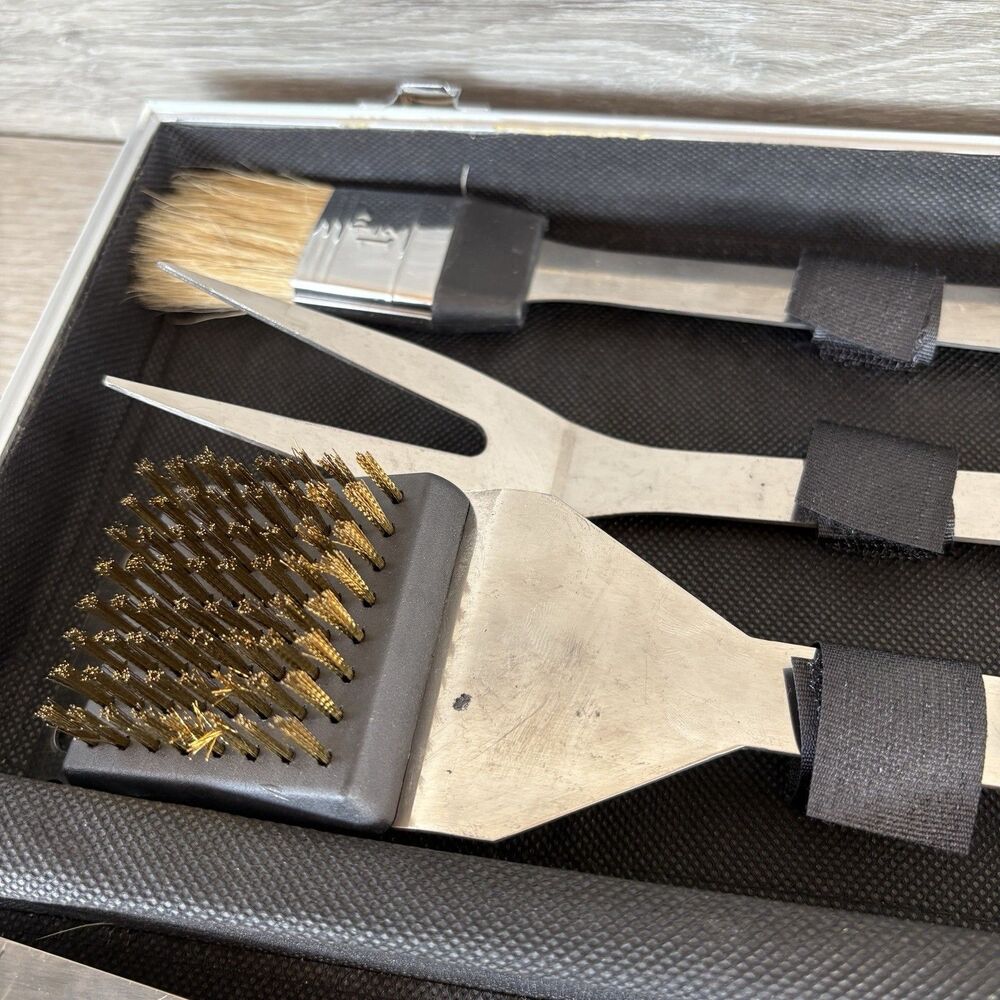 GATORADE GRILL TOOL SET IN STORAGE CASE 5 PCS - Picture 14 of 16